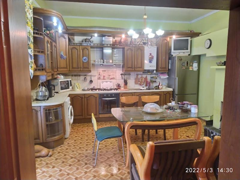 Apartment приватний будинок з каміном, у центрі міста , вул стрєльцова, 21
