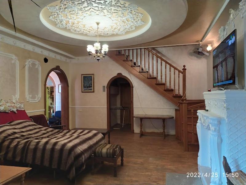 приватний будинок з каміном, у центрі міста , вул стрєльцова, 21